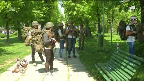 Copiii au luat cu asalt expoziţia de tehnică militară şi armanent