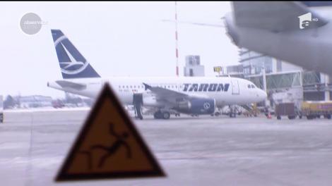 Tensiune într-un avion plin cu români. La peste 10 mii de metri altitutine, pasagerii au văzut că un geam al aeronavei era fisurat. Comandantul a luat decizia de a se întoarce pe aeroportul Otopeni