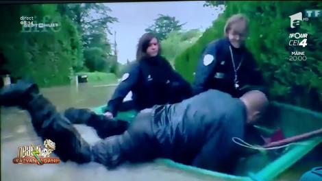 Smiley news: Poliţia franceză a intrat la apă!