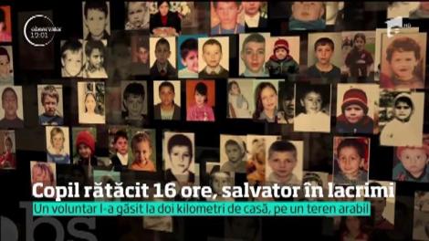 Îți sfâșie inima! Ce i-a spus voluntarul copilului de nici trei ani dispărut de acasă! Întreg momentul a fost filmat și a devenit viral
