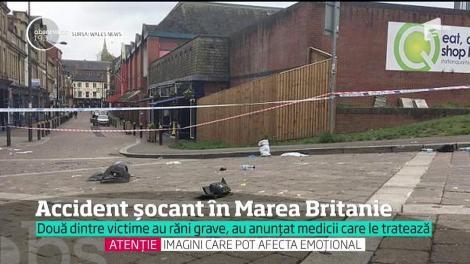 Accident șocant în Marea Britanie! Patru persoane au ajuns în spital, după ce o maşină a intrat în plin în ele de trei ori!