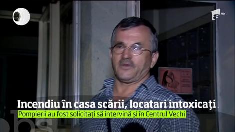 Panică într-un bloc din Capitală, după ce un incendiu a izbucnit pe casa scării! Șapte persoane au ajuns la spital! Pompierii au venit la apel cu 13 autospeciale, 5 ambulanţe SMURD şi o autoscară