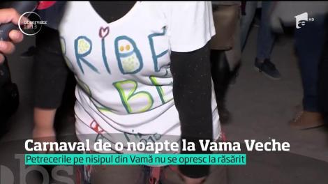 Vama Veche nu doarme. Este petrecere fără sfârşit pe nisip