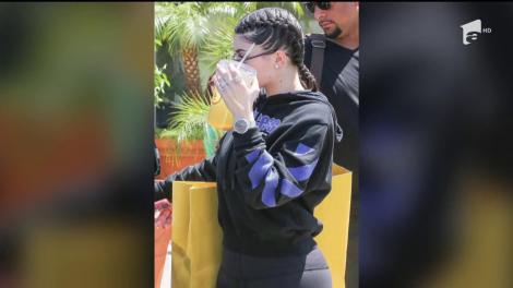 Cea mai mică dintre surorile Kardashian s-ar fi logodit