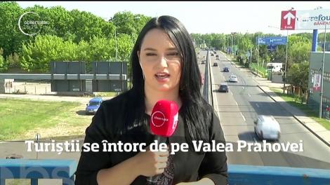 Turiștii se întorc de pe Valea Prahovei. Se merge bară la bară pe DN1 în anumite localități