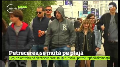 Petrecerea se mută pe plajă