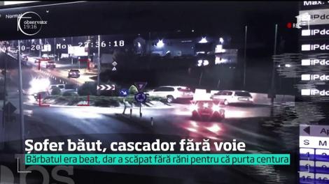Mașină în aer, în sensul giratoriu. Șofer băut, cascador fără voie