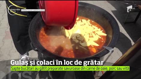 Gulaș și colaci în loc de grătar