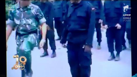 Smiley News. Exerciţiu militar ratat. Dansează, deși vrea să meargă în pas de defilare!