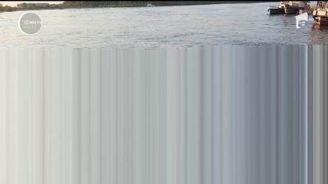 O barcă plină cu turişti s-a răsturnat în Delta Dunării