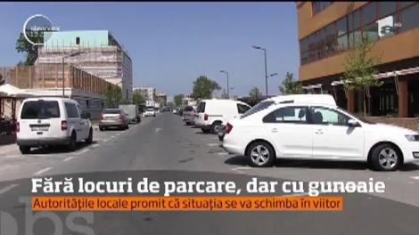 Mamaia a rămas prea mică pentru miile de maşini pe care turiştii nu au unde să le parcheze