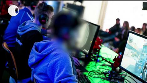 Unul dintre cei mai cunoscuţi hackeri români, condamnat la un an de închisoare în Statele Unite