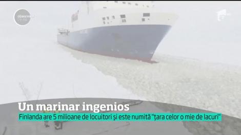 Imaginile fac înconjurul lumii. Un marinar din Finlanda se urcă pe un vapor uriaş în mers