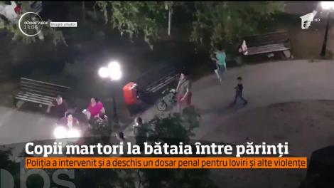 Scandal uriaș într-un parc din București! Părinții s-au luat la ceartă cu pumnii și cu picioarele