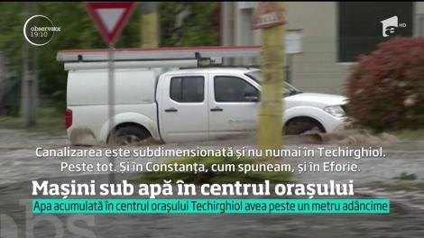 Potop în mai multe localităţi din Constanţa. Pe străzi, apa a depăşit un metru adâncime!