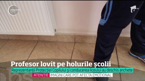 Imagini revoltătoare. Un profesor din Sălaj este bătut de un elev, pe holuri, sub privirile mai multor copii