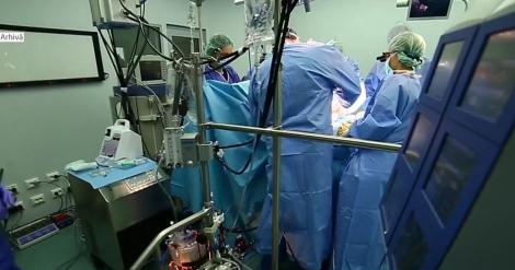 Trei oameni care aşteptau de ani buni să poată face un transplant au primit o șansă