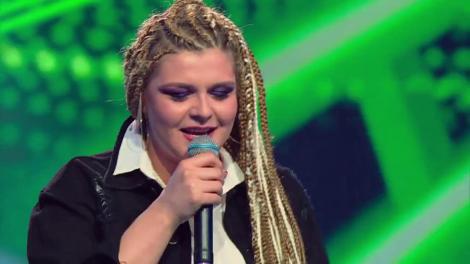 Duel: Sia - "Unstoppable". Vezi cum cântă Alexandra Crișan, la "The Four - Cei 4"!