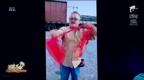 Smiley News. Cine s-ar fi gândit la asta?! Așa arată poșeta-fermoar