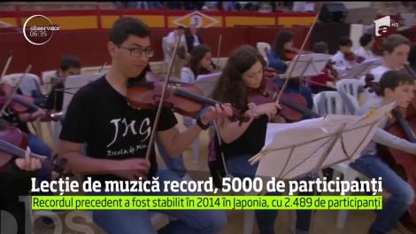 Record mondial pentru cea mai mare lecţie de muzică din lume