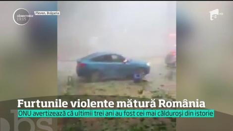 Două localităţi au fost acoperite de grindină mare, iar &icirc;n Argeş localnicii au filmat &icirc;nceputul unei tornade