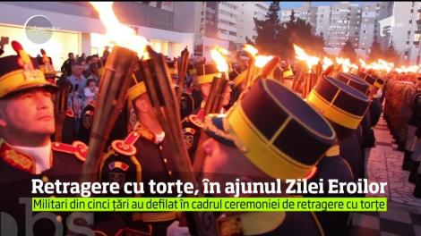 Retragere cu torte, in ajunul Zilei Eroilor