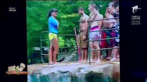 Râzi cu lacrimi! Îi e frică să sară în apă, dar insistă. Mă, și îi iese: "Sărim când ai tu curaj. Oamenii așteaptă la coadă"