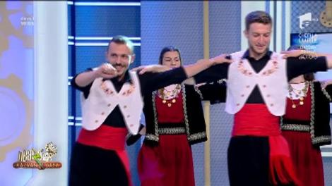 Ansamblul Kymata, al Uniunii Elene din România dansează în platoul Neatza