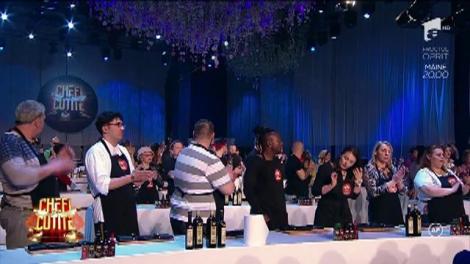 ”Chefii au fețe de călăi. Ne torturează!”. Emoție, stes, speranțe și eliminări: ”Cine și-a auzit numele rămâne pe loc, restul, vă mulțumim!”