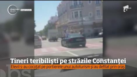 Mai mulţi absolvenţi de liceu din Constanţa au fost amendaţi din cauza modului în care şi-au sărbătorit terminarea studiilor