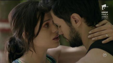 ”Sunt nefericită pentru că nu pot să te am. Nu mai pot să trăiesc fără tine”. Alex (Petru Păun) și Sonia Baicu Popovici (Michaela Prosan), sărut pasional în pădure
