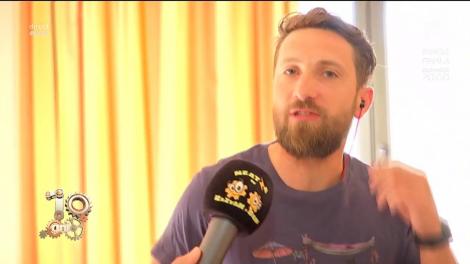 Dani se pregăteşte exemplar de reuniunea de clasă! Matinalul şi-a călcat singur cămăşile