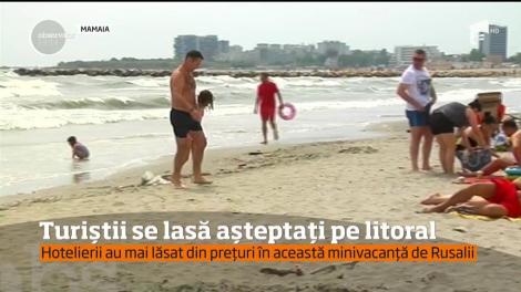 Turiștii se lasă așteptați pe litoral în această minivacanţa de Rusalii