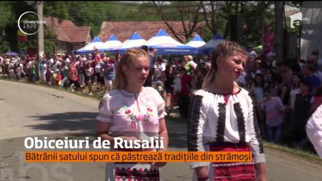 Tradiții de Rusalii, vechi de sute de ani