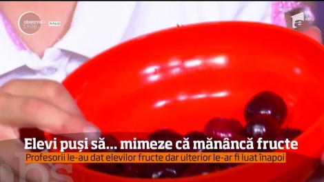 Imagini revoltătoare, filmate în școală! Ce i-au pus profesorii să facă pe mai mulți elevi e inuman: "Sunt copii, nu vă gândiți?"