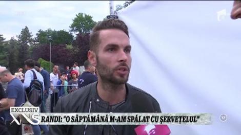 Idoli pe scenă, oameni cu probleme în viaţa reală!