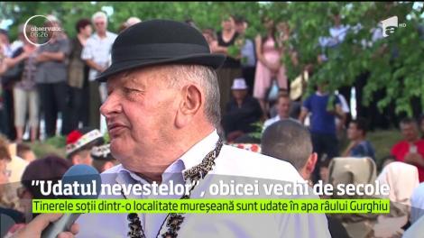 Pentru femeile care s-au căsătorit de-a lungul ultimului an într-o comună din Mureş a doua zi de Rusalii nu e tocmai cea mai plăcută experienţă