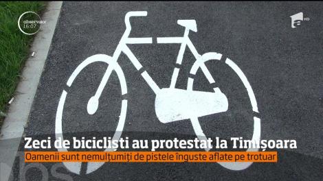 Bicicliştii din Timişoara sunt foarte supăraţi! Sunt nevoiţi să &icirc;mpartă trotuarele &icirc;nguste cu pietonii