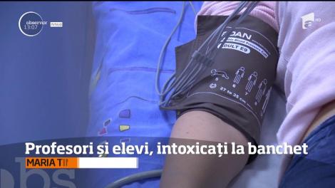 Profesori și elevi, intoxicați la banchet. Toți pacienții au fost externați după ce au fost tratați cu perfuzii