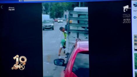 Smiley News. Asfaltare la mână și presare cu picioarele! S-a întâmplat pe o șosea din România