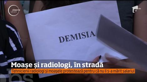 Moașe și radiologi, în stradă. Tehnicienii și asistentele protestează pentru că nu li s-a mărit salariu
