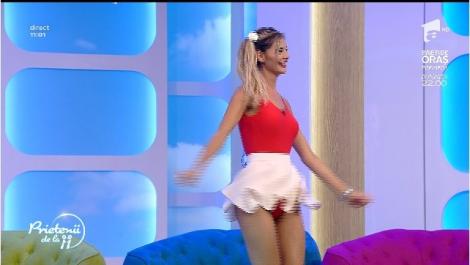 Apariție sexy! Ramona, într-o rochiță scurtă și cu codițe de școlăriță