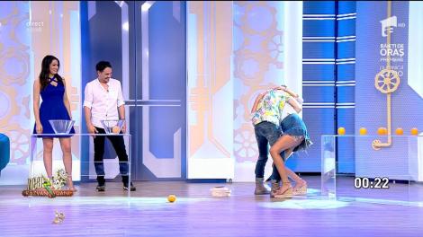 ”Te-a luat valul și ai uitat concursul. Te-ai aprins!” Dani Oțil, atingeri provocatoare, în direct, cu o vedetă tv căsătorită