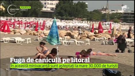 Fuga de caniculă pe litoral. În minivacanță sunt așteptați la mare 30.000 de turiști