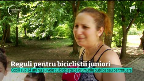 Reguli pentru bicicliștii juniori. Copii sub 14 ani nu au voie cu bicicleta pe drumurile publice sau pe trotuare