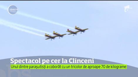 Spectacol pe cer la Clinceni. Mii de oameni au admirat acrobațiile piloților români de la show-ul aviatic