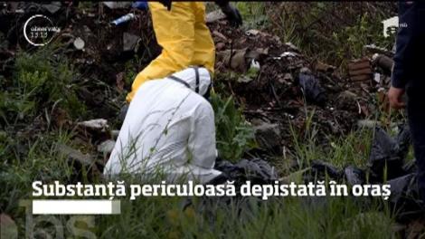 O substanţă extrem de periculoasă, găsită pe un teren din Bistriţa
