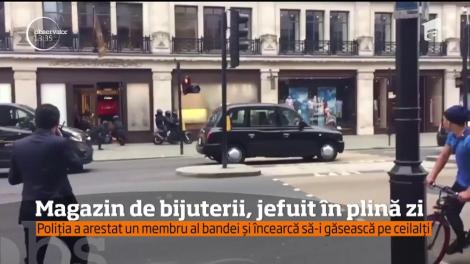 Jaf în plină zi la un magazin de bijuterii din centrul Londrei