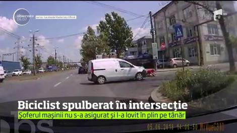 Un biciclist a fost la un pas de moarte după ce un autoturism l-a izbit în plin