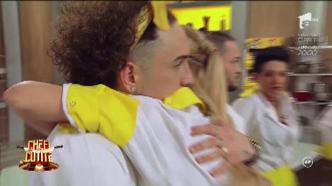 Gustul a decis, duelul s-a încheiat! Echipa galbenă a rămas fără un om: Chefii au eliminat-o pe Antoanela Alexander: "Nu mai puteam să rezist la o așa presiune! "